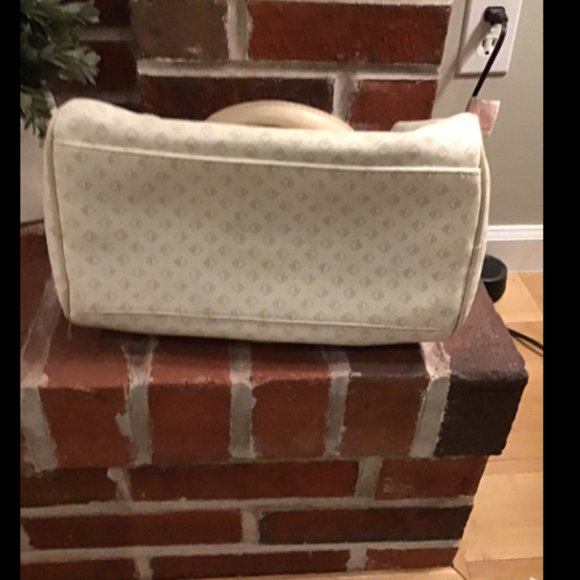 Boutique 8 x 10 nude purse - Picture 3 of 5